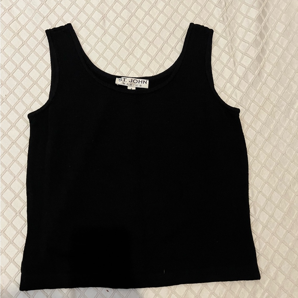 St. John Sport top size S